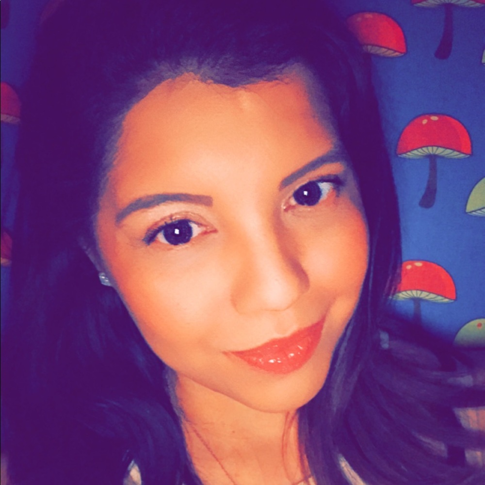 Meet your Posher, Raquel